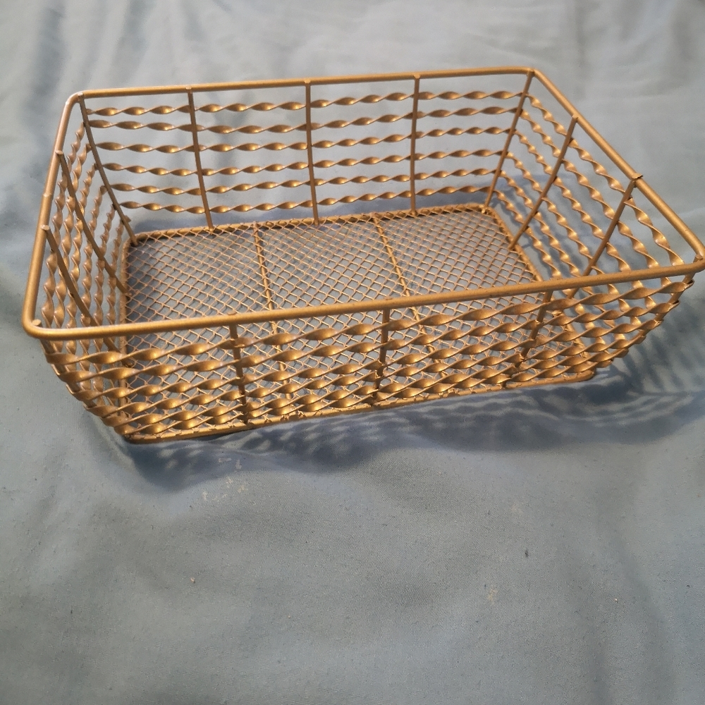 Gold wire basket